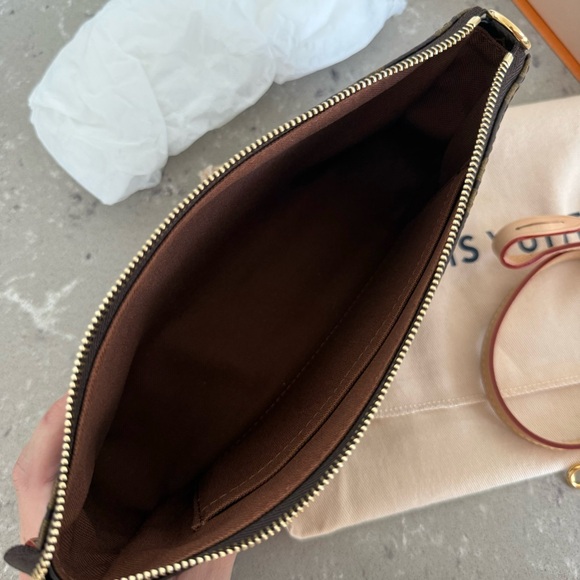 Louis Vuitton Pochette Accessoires Monogram Canvas Shoulderbag Handbag - Picture 4 of 11